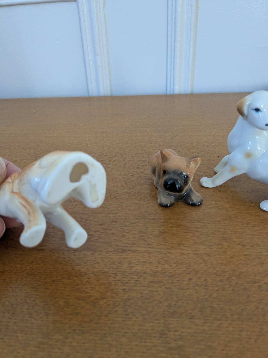 Porcelain dogs