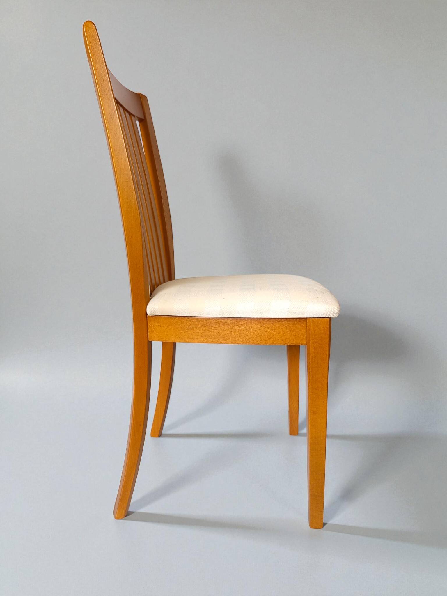 Set of 6 beechwood chairs