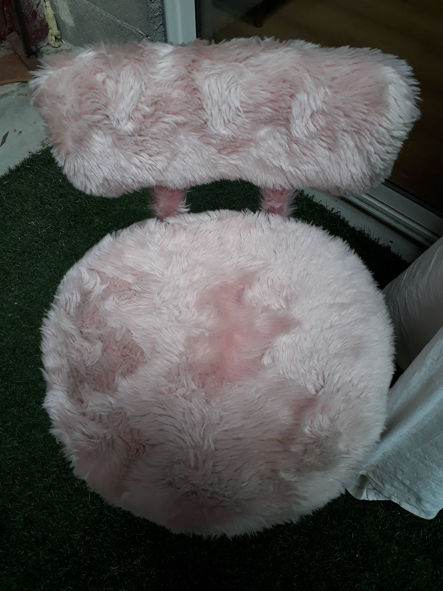 Chaise Pelfran moumoute rose