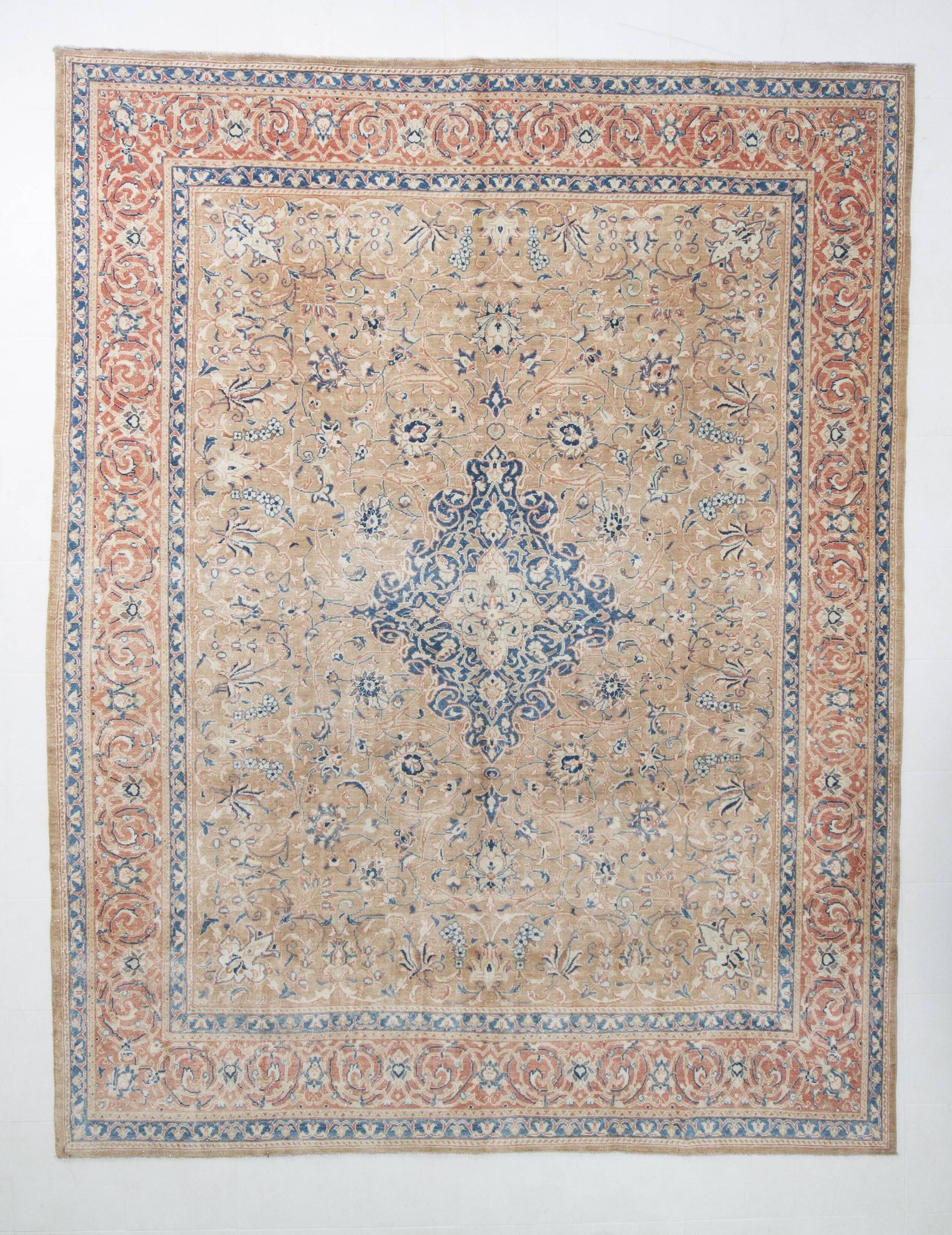 Tapis persan classique bleu et pêche