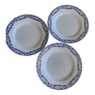 Lot de 3 assiettes plates terre de fer Faïencerie Niderviller. Décor "Art déco" bleu et blanc.