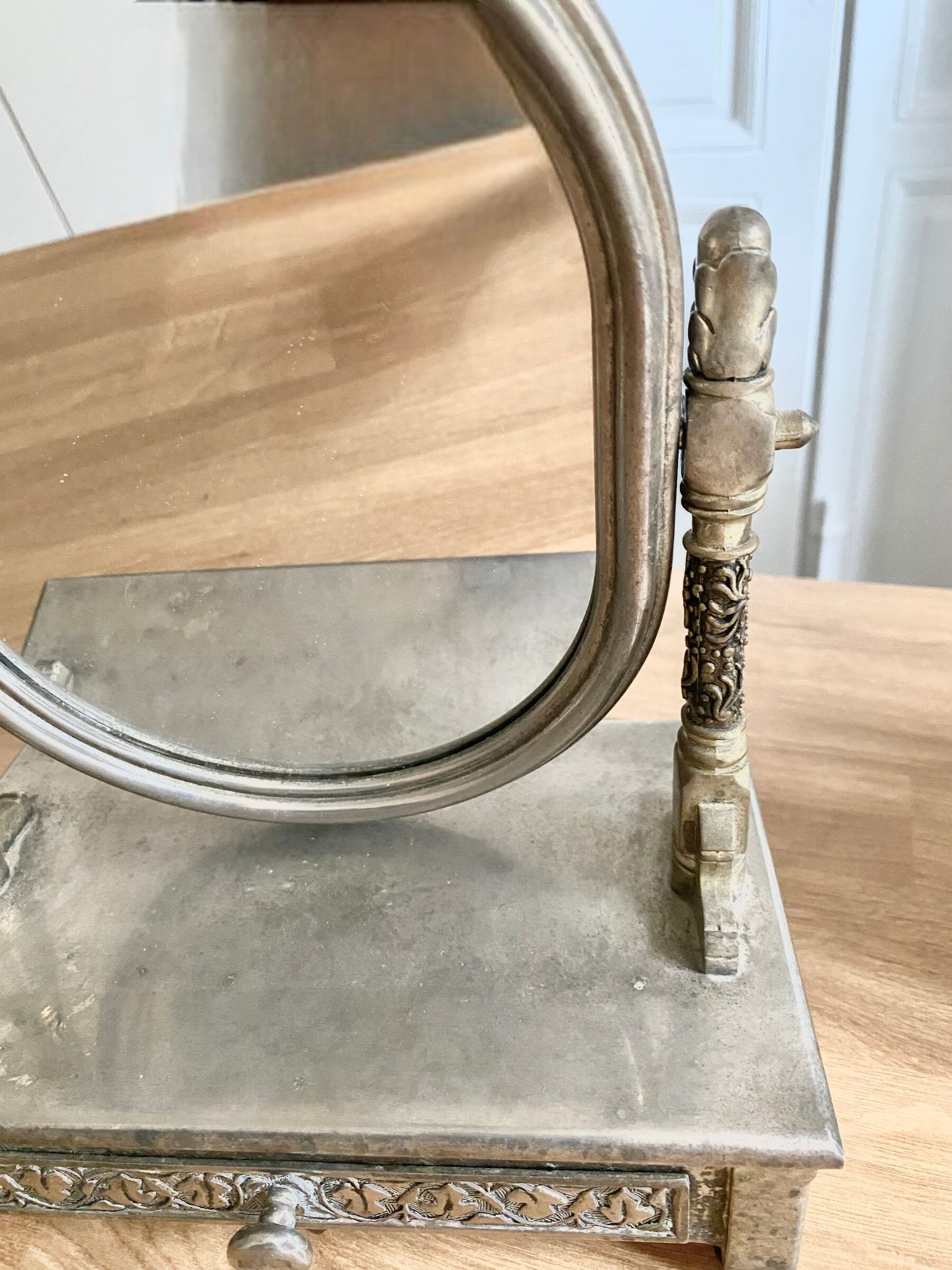 Table mirror, Vera Lucino, silver plated