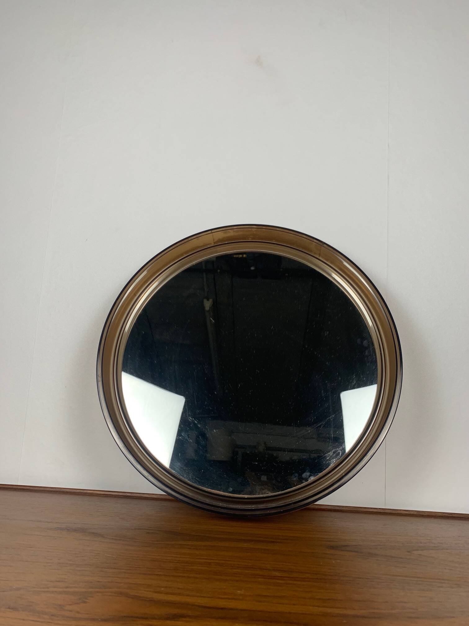 Round Smoked Plexiglas Mirror – GILAC n°1813 – Vintage 1970s