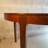 Scandinavian round table