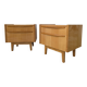 Paire de chevets en bois blond