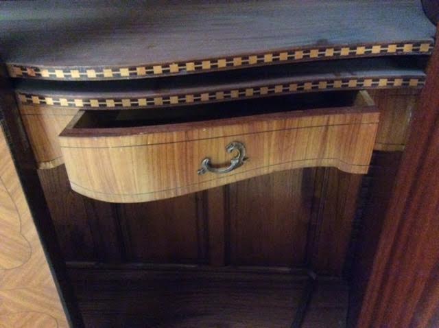 Armoire 2 portes avec marqueterie