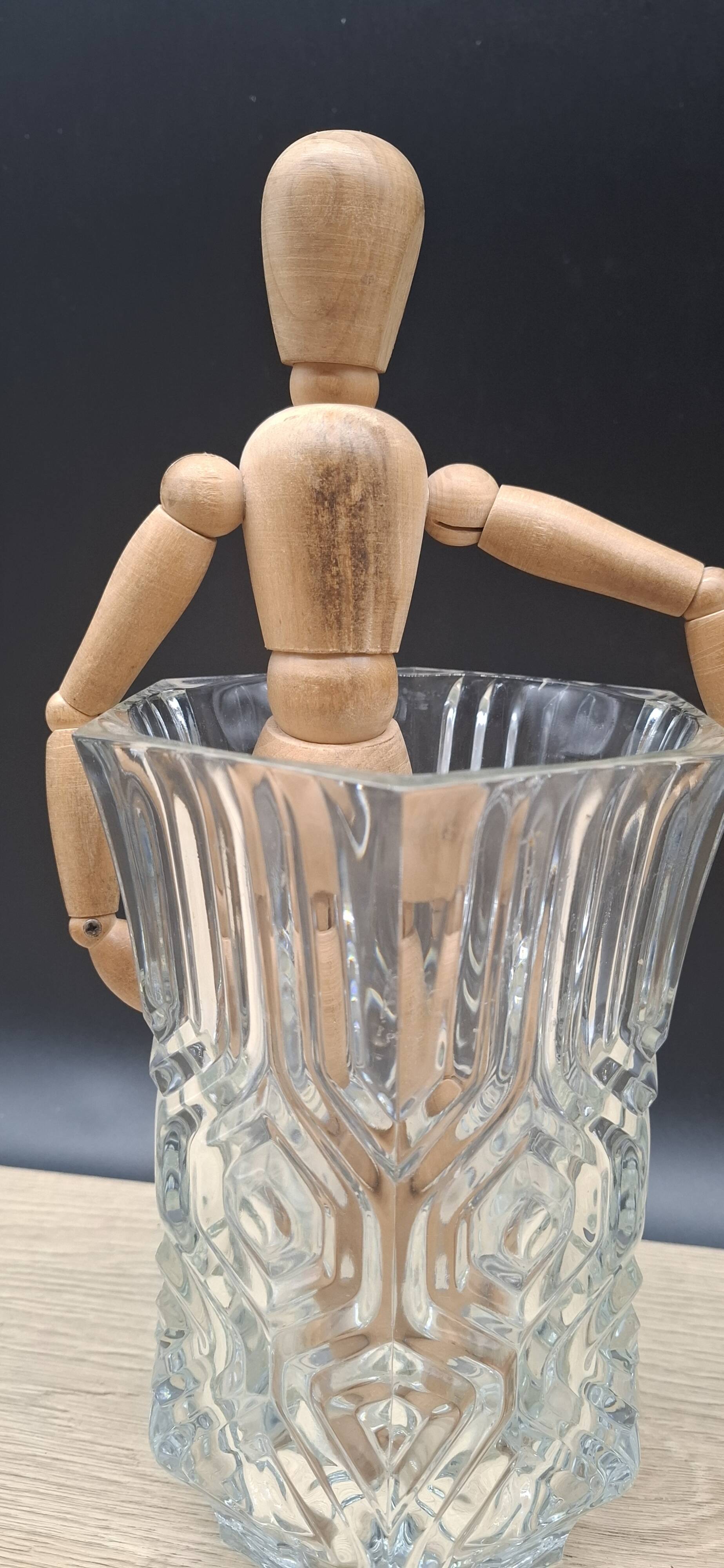 Transparent chiseled vase
