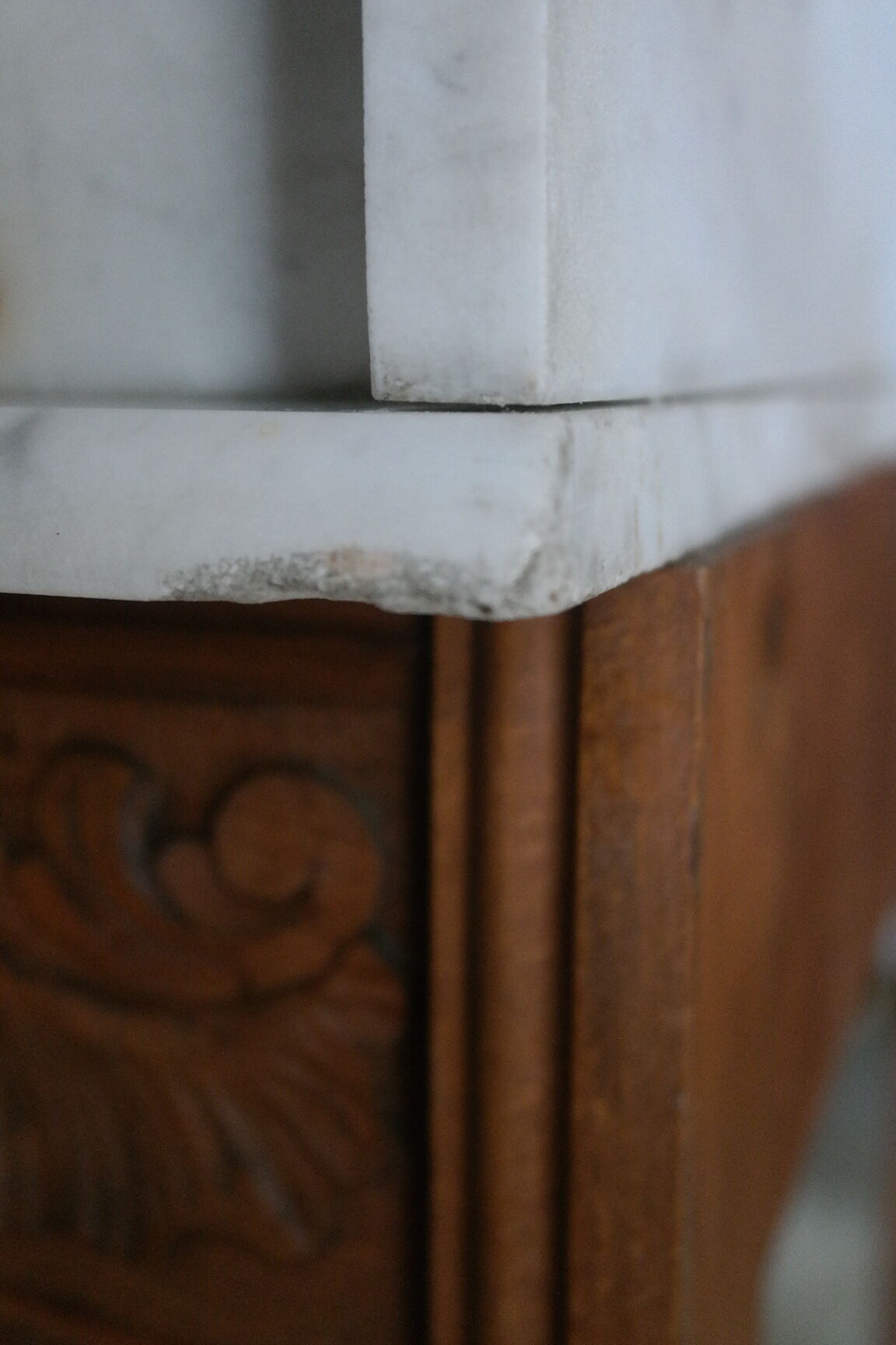 Louis XV-style toilet table in walnut and marble