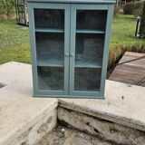 Small showcase