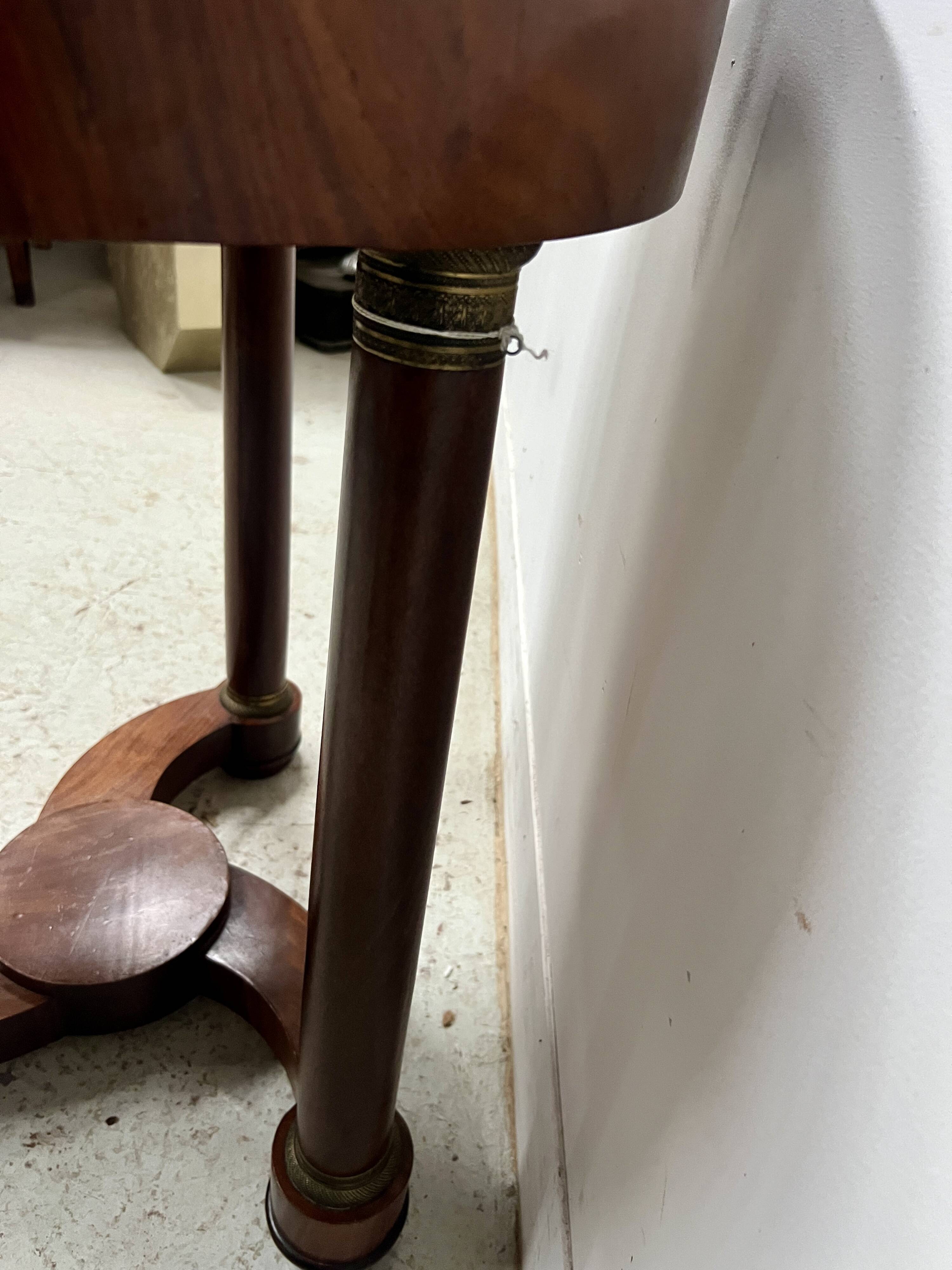 Round Empire-style side table in mahogany and veneer, 20th century
