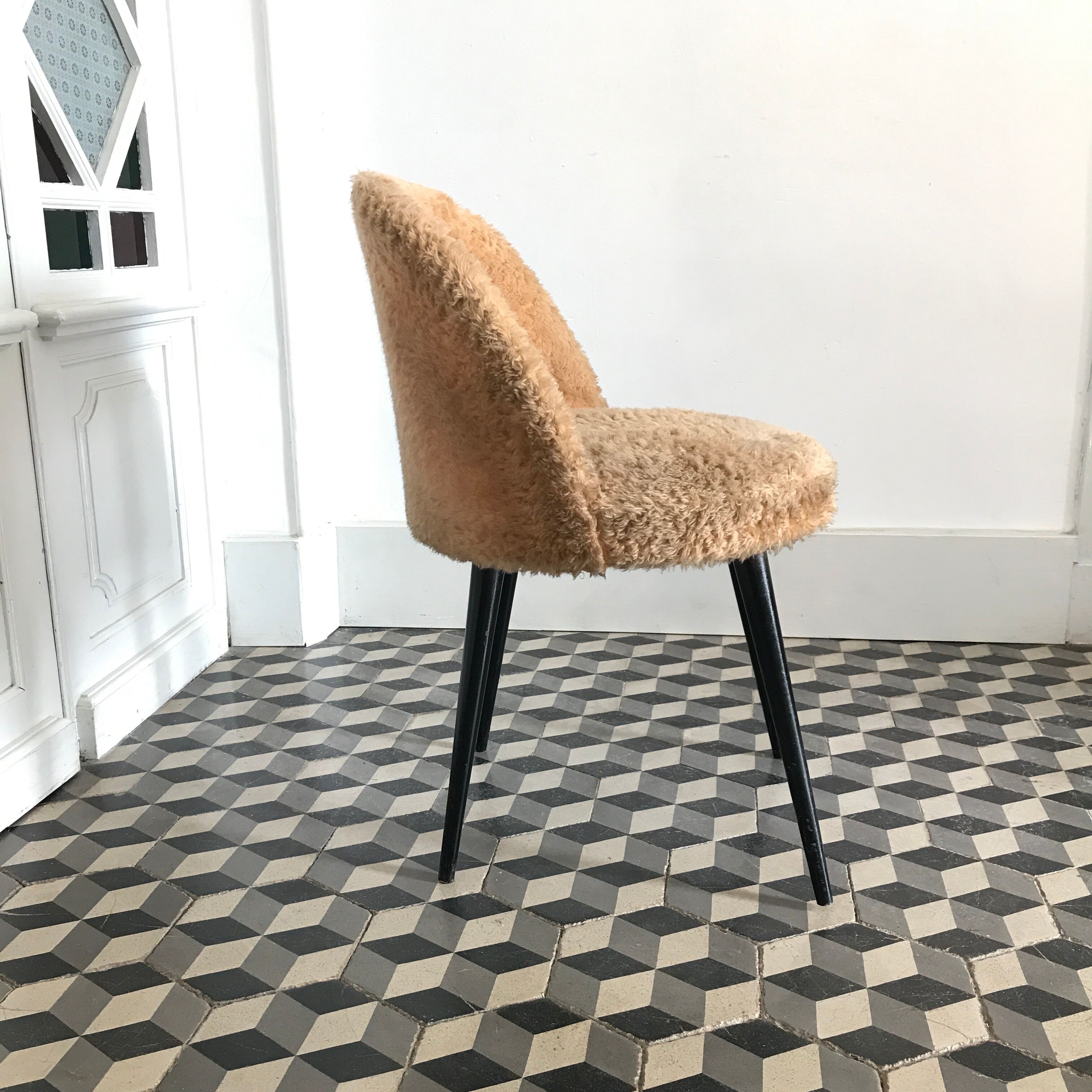 Cocktail chair moumoute