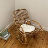 Fauteuil à bascule en rotin pour enfant