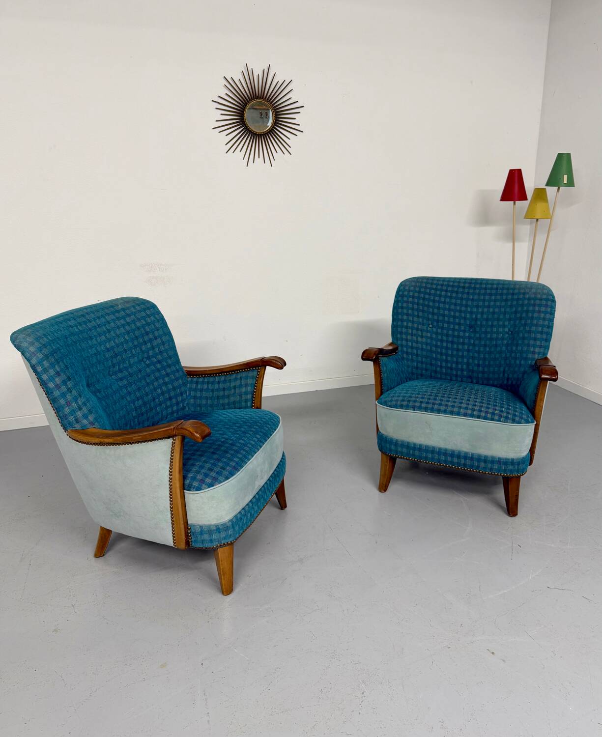 Lot of 2 sculptural Danish design armchairs from the 1940s, vintage.