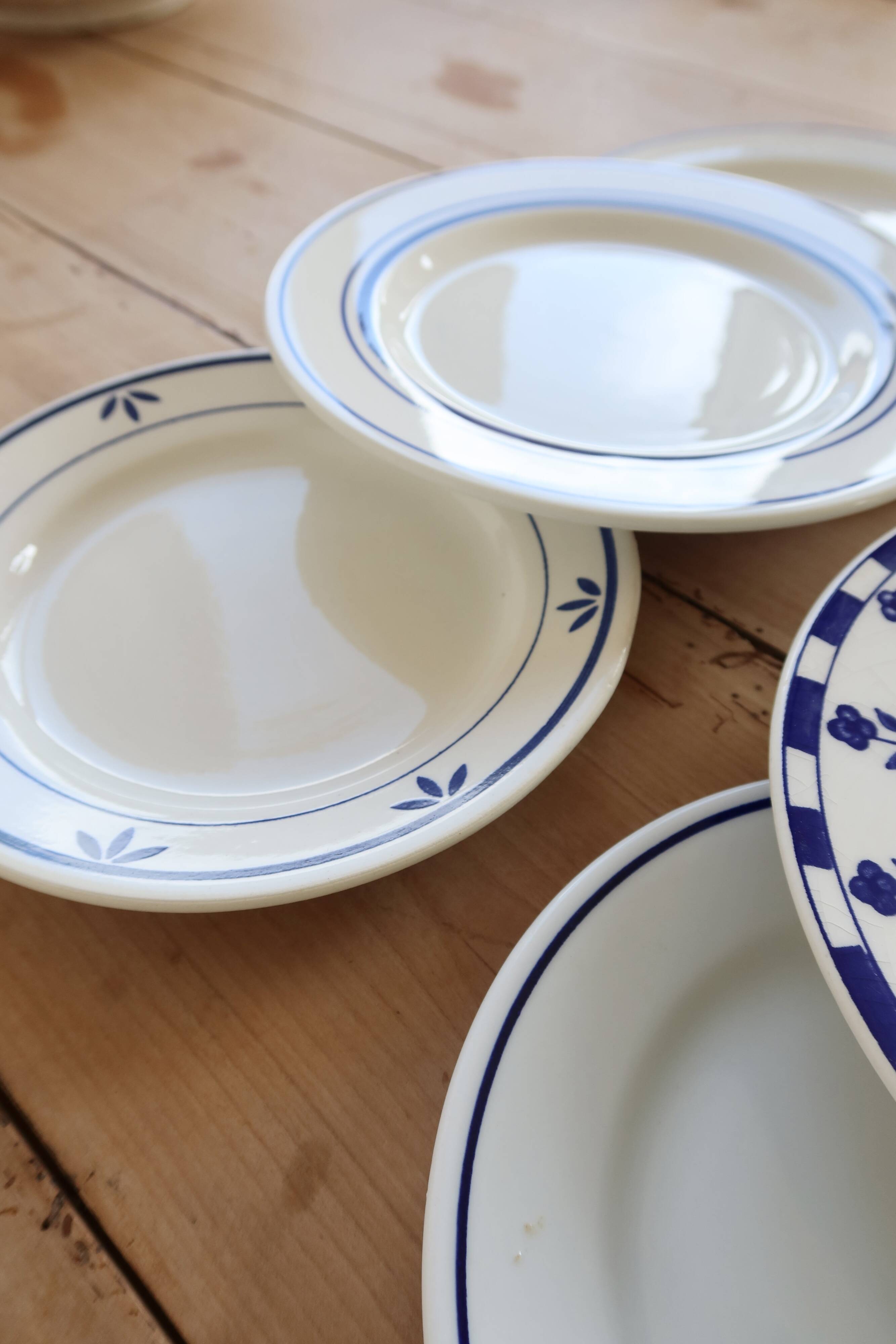 6 mismatched vintage dessert plates - Blue and white porcelain