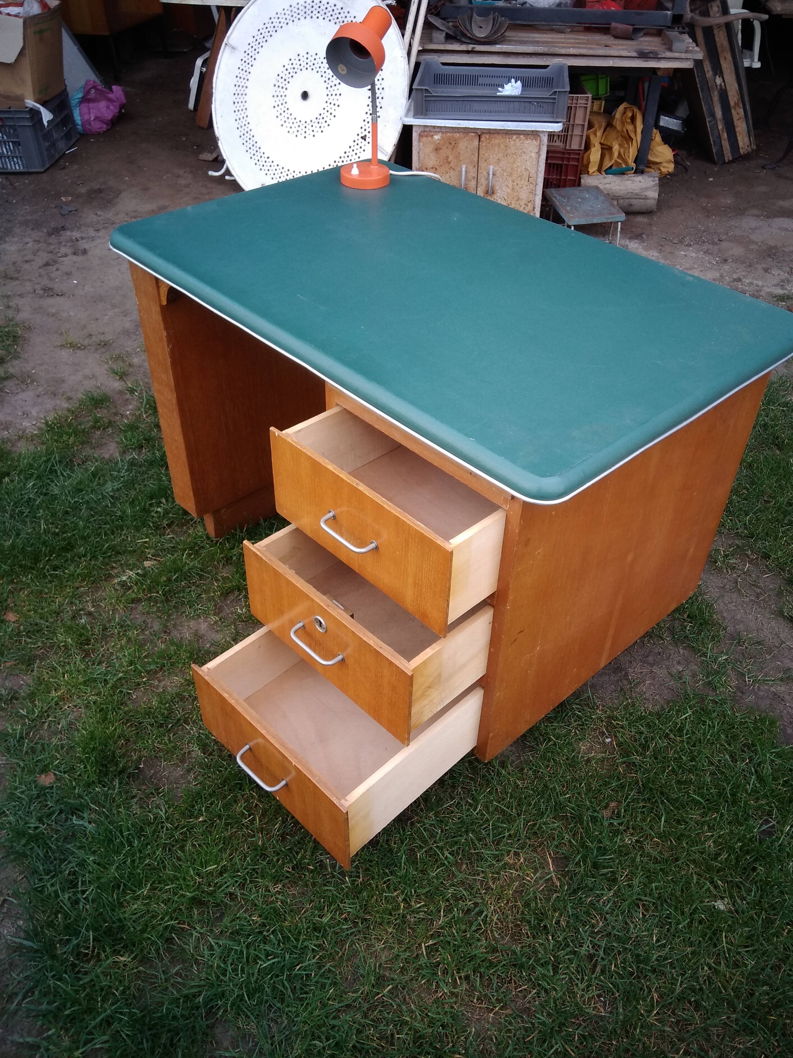 Office 50s light oak color