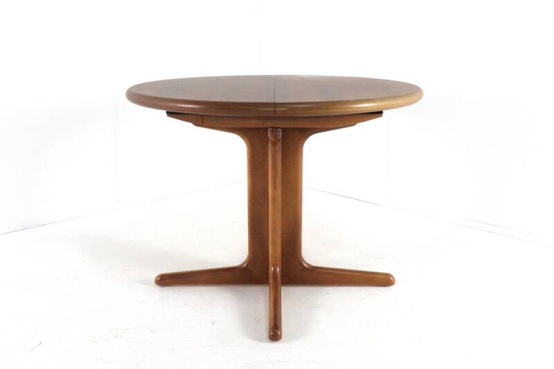 Round extendable dining table 'Malges' - vintage - danish style