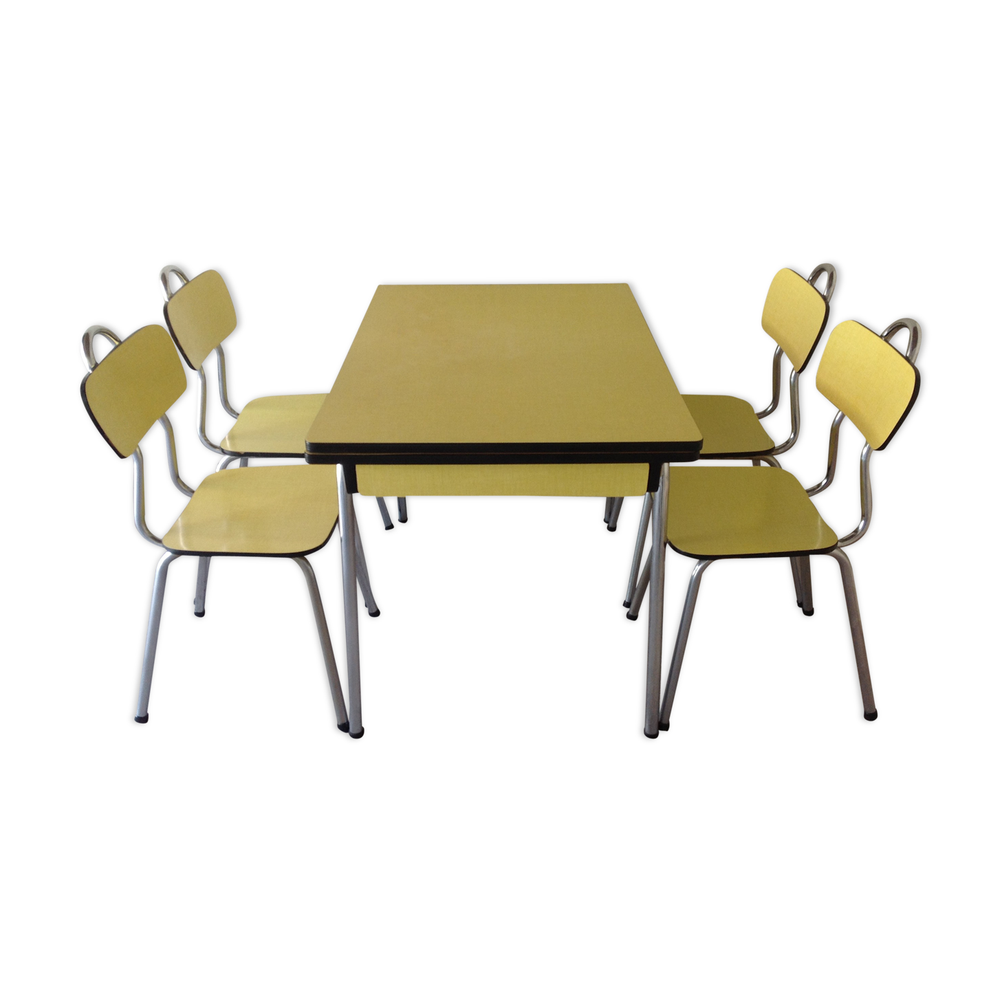 Yellow formica table and its 4 chairs