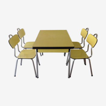 Table formica jaune et ses 4 chaises