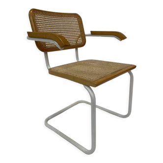 Cesca model B64 chair with armrests in white Design