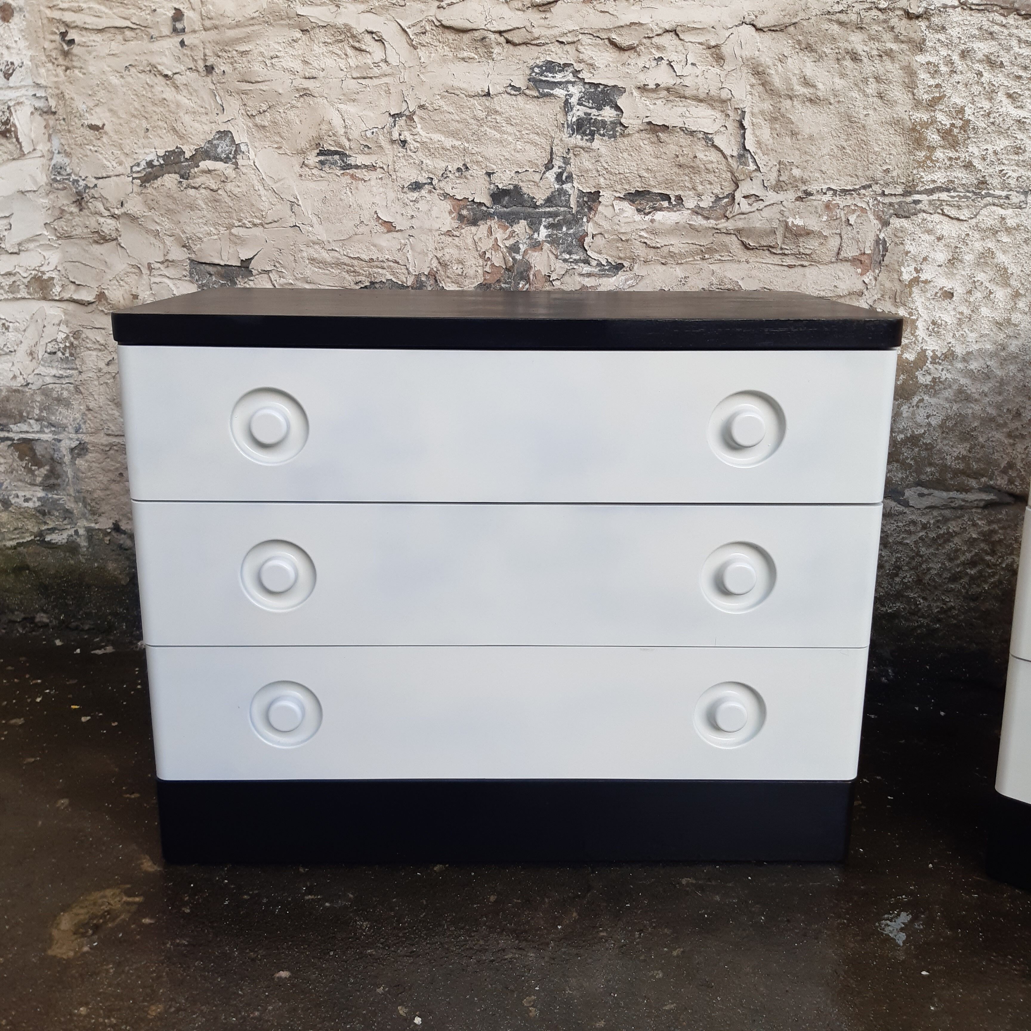 Stag nocturne chest of drawers