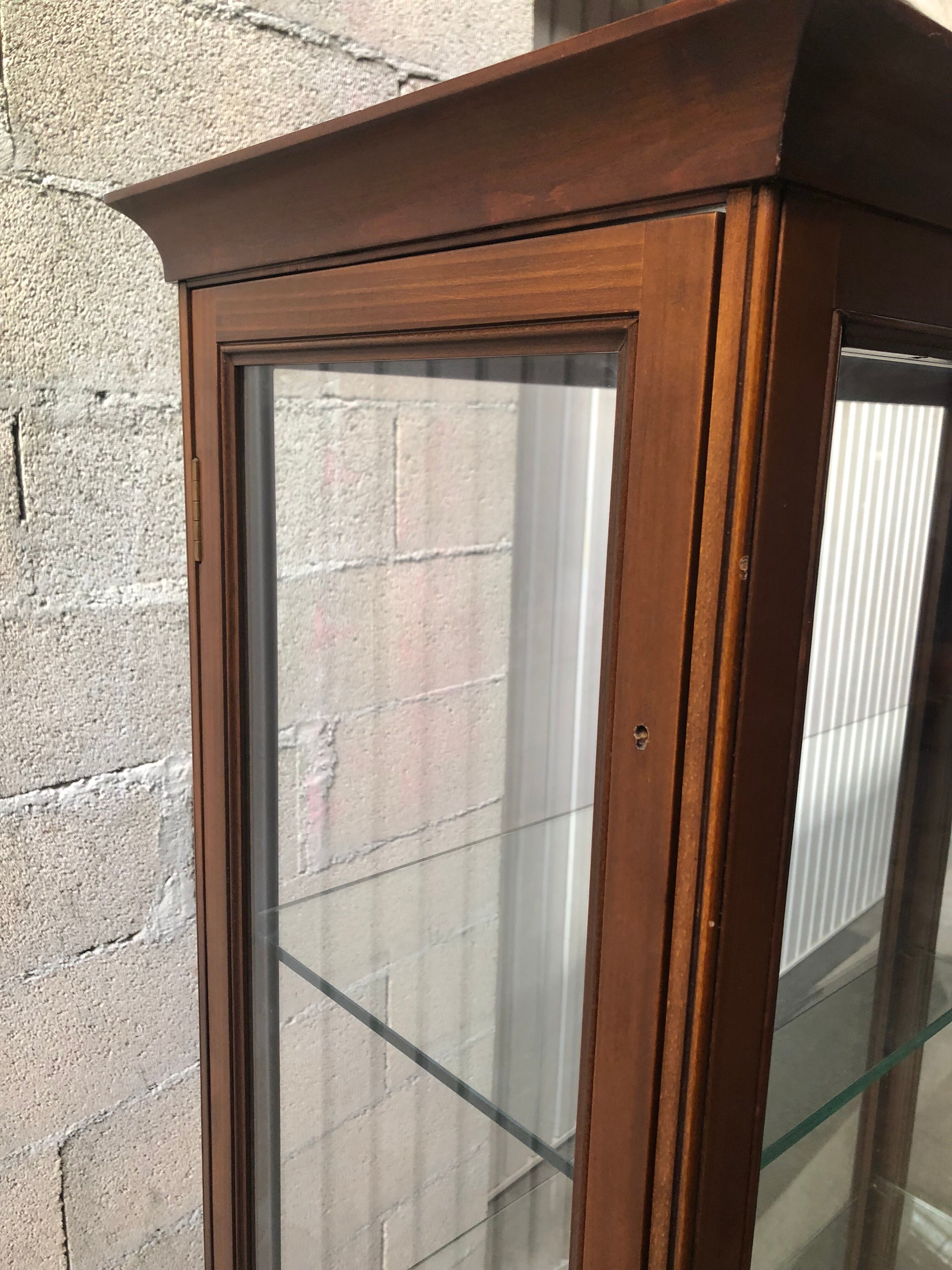 Clear mahogany showcase 40/50 years