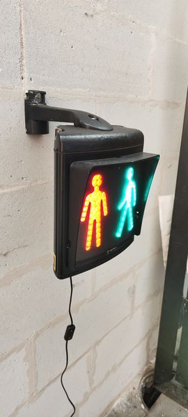 Industrial lamp metal pedestrian crossing a fastener 220 v and leds