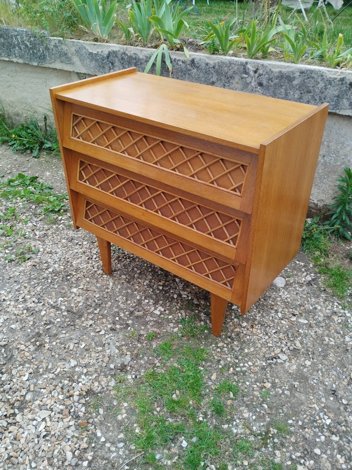 Commode en rotin ancien vintage pieds compas