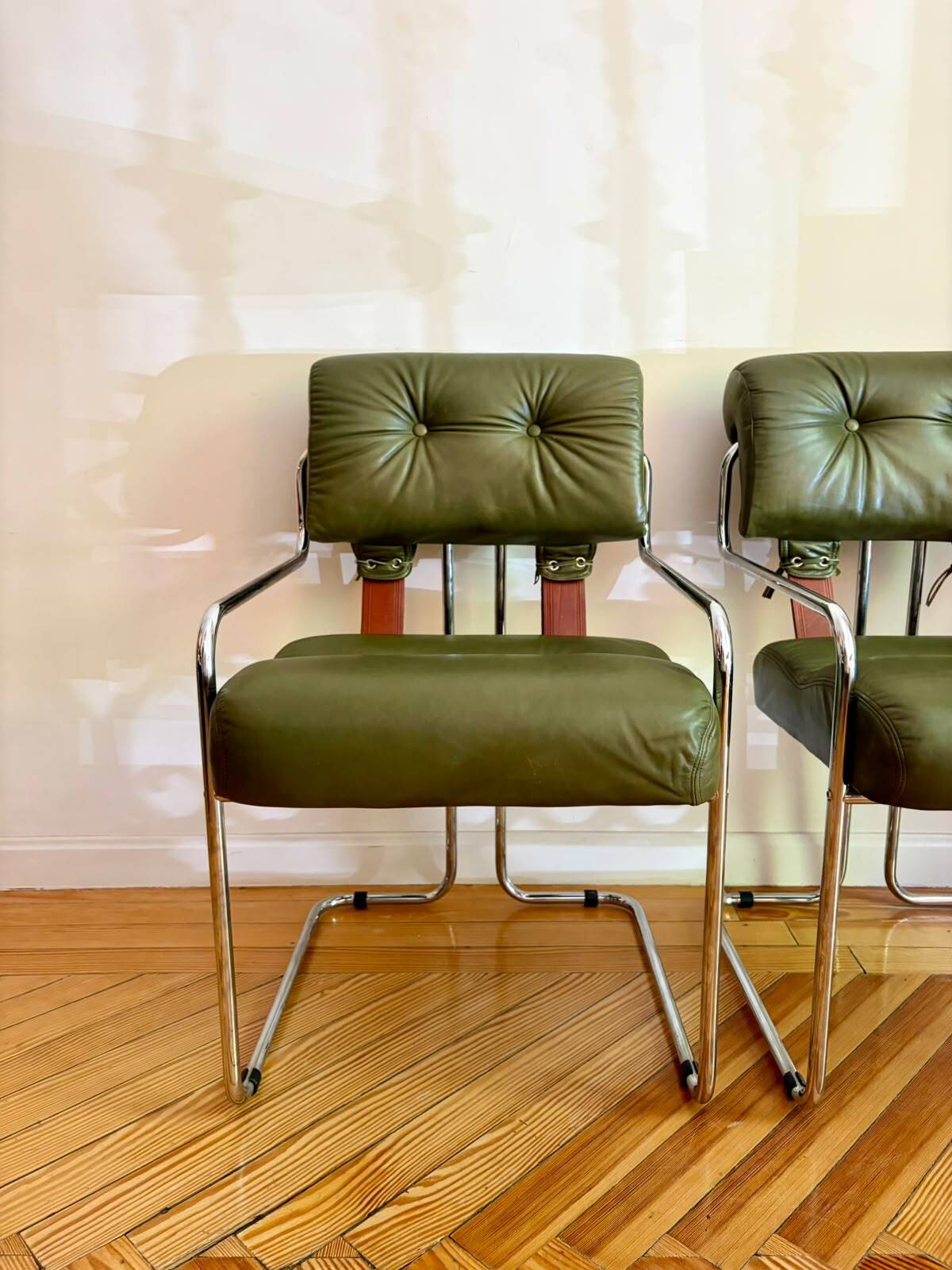 Pair of “Tucroma” armchairs for Hermes Faleschini by I4 Mariani. Italy, 197
