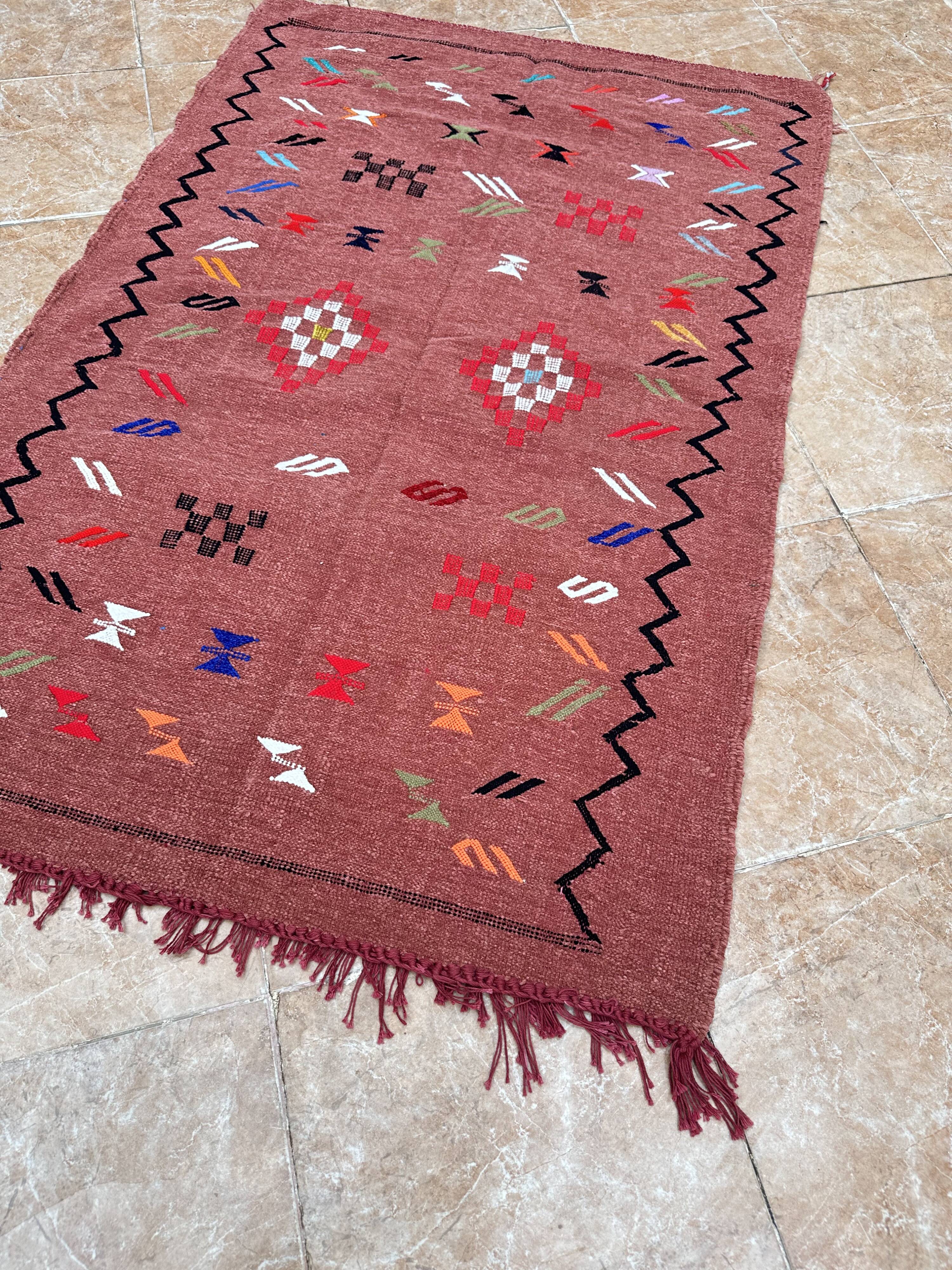 Handmade wool Berber rug: Moroccan Kilim Boho floor rug