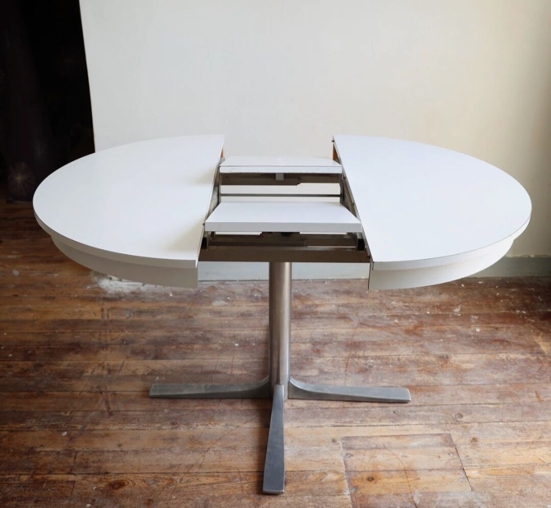 Roche Bobois round table