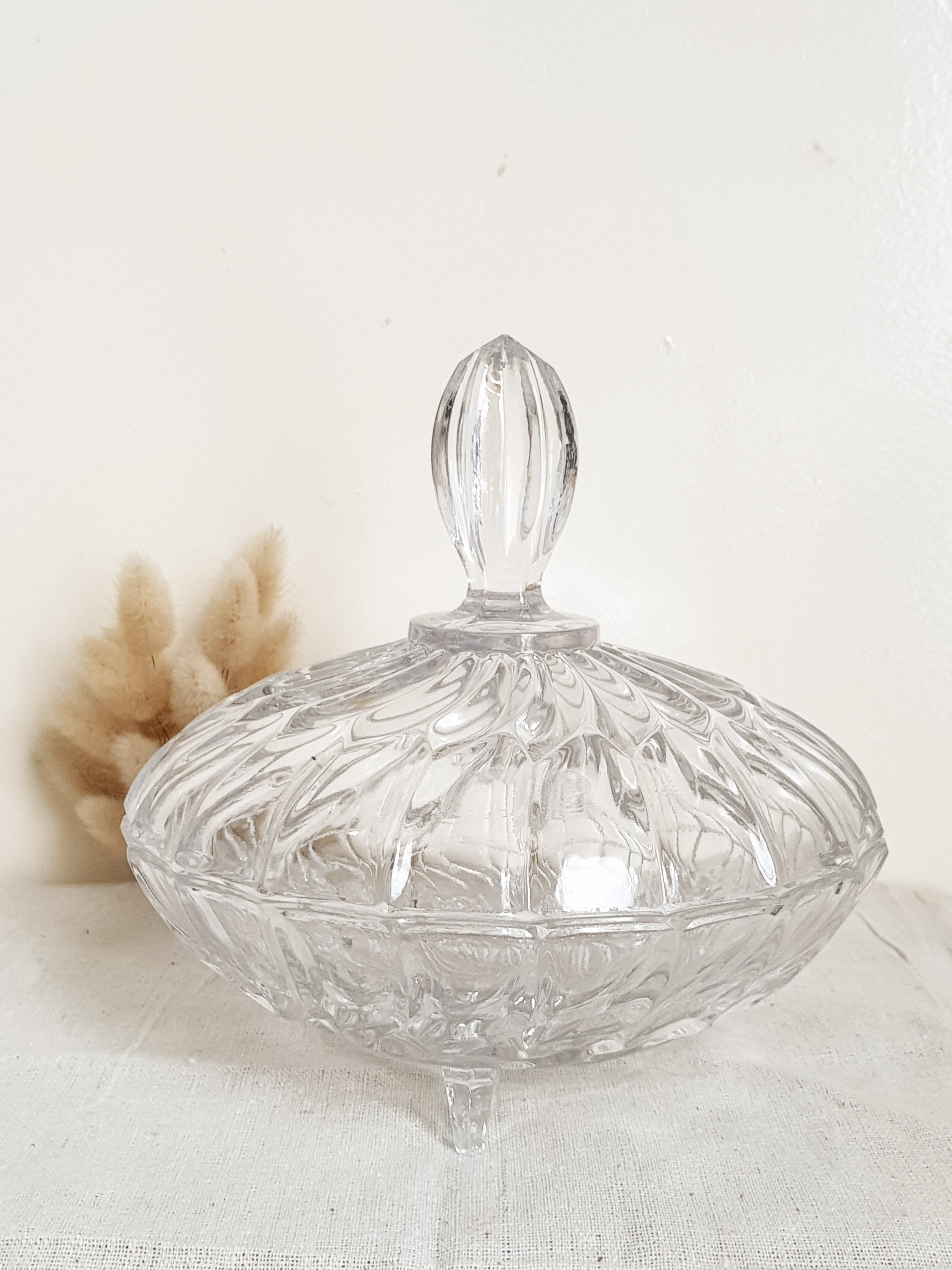 Chiseled glass candy box