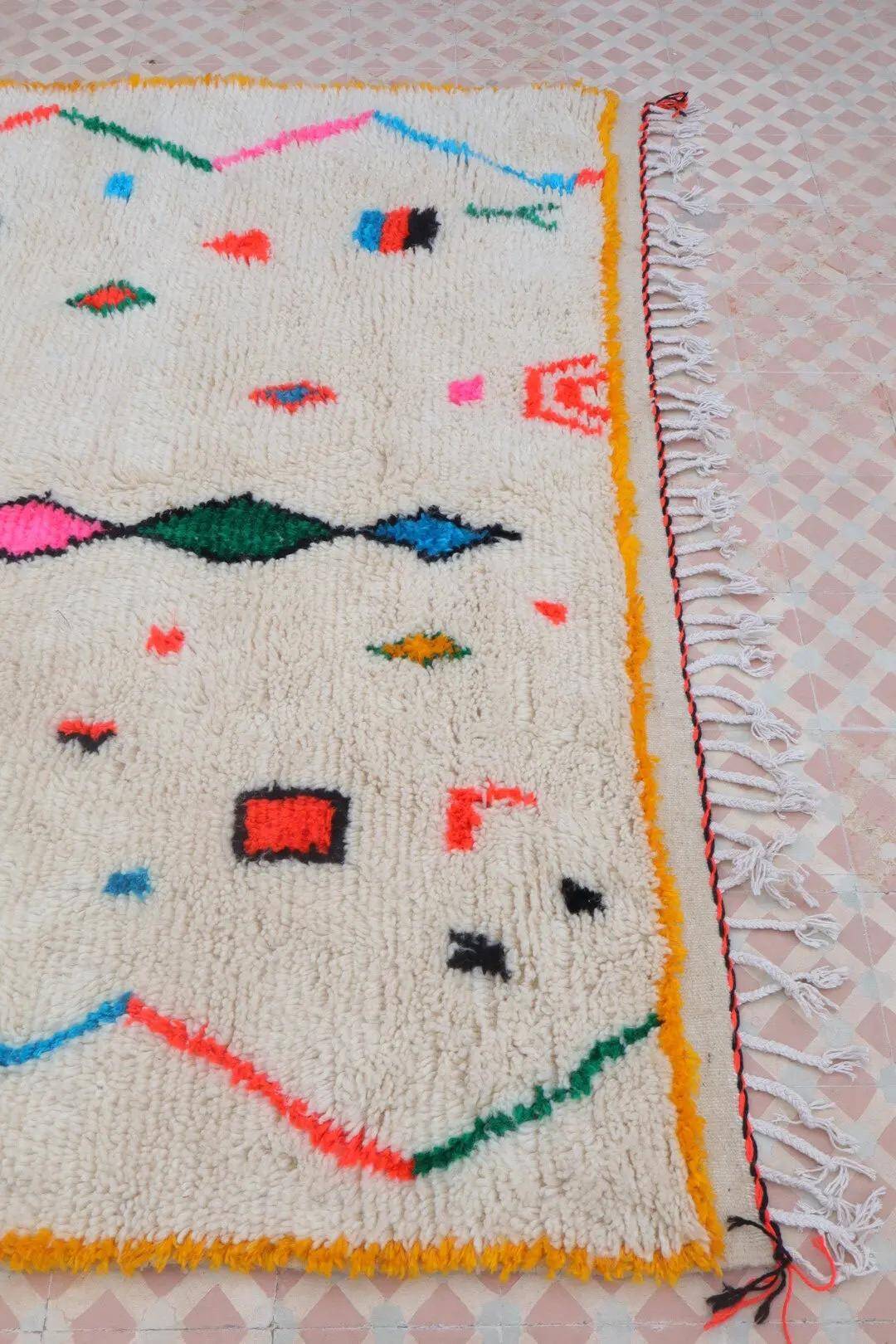 Traditional handmade Moroccan rug 2.5 x 1.5 m