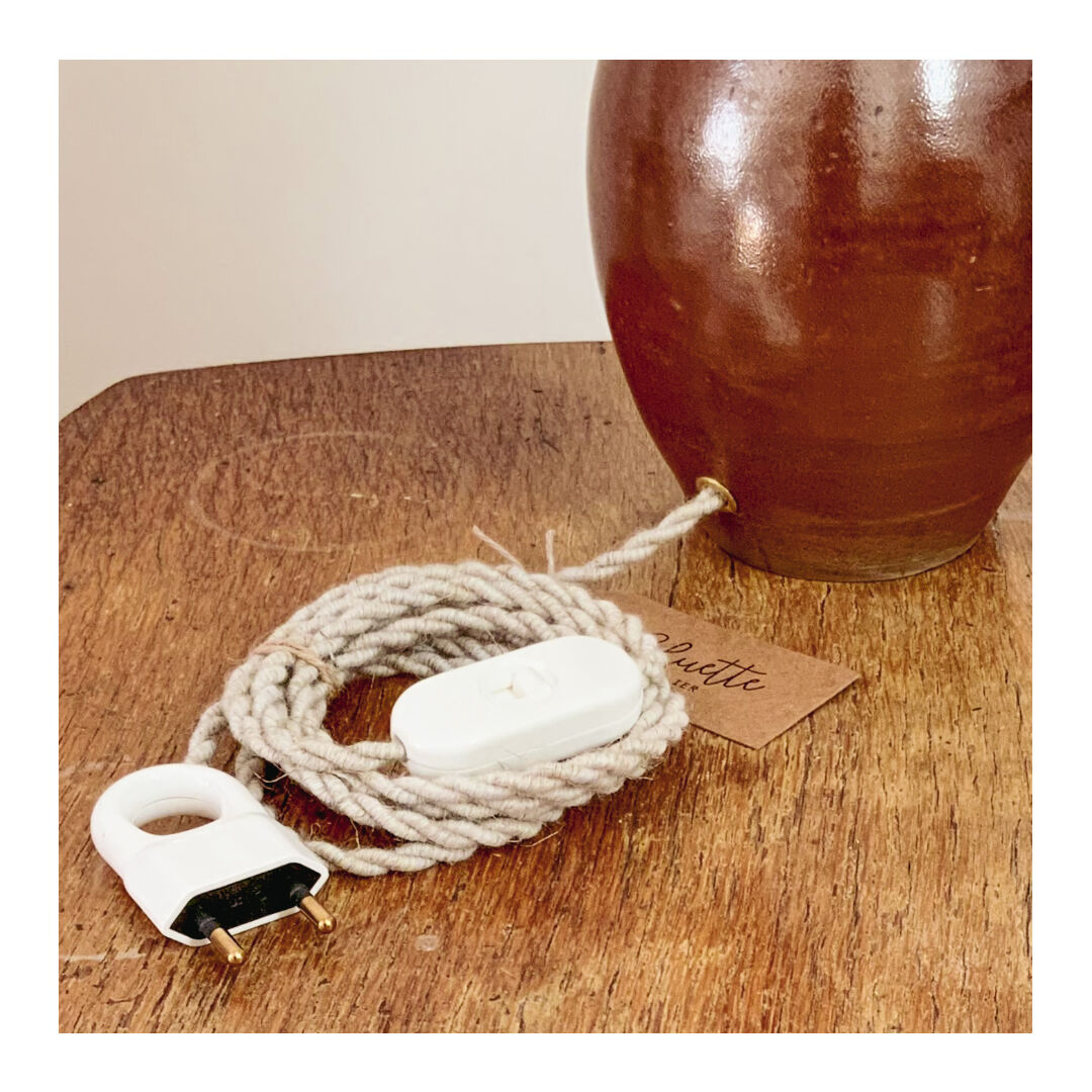 Lampe grès et jute tissée écrue