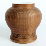Pair of vintage Chinese vases in porcelain and woven bamboo.