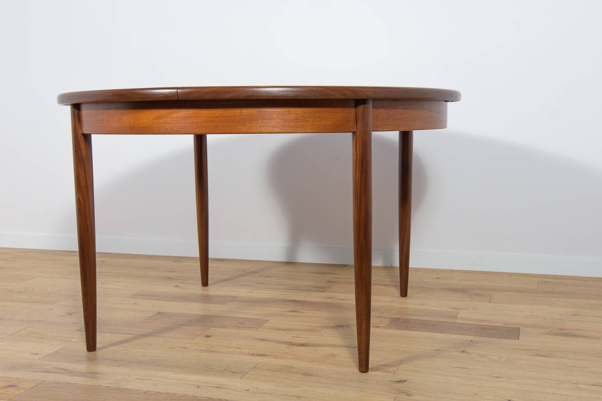 Mid-century teak round fresco dining table from g-plan, 1960s
