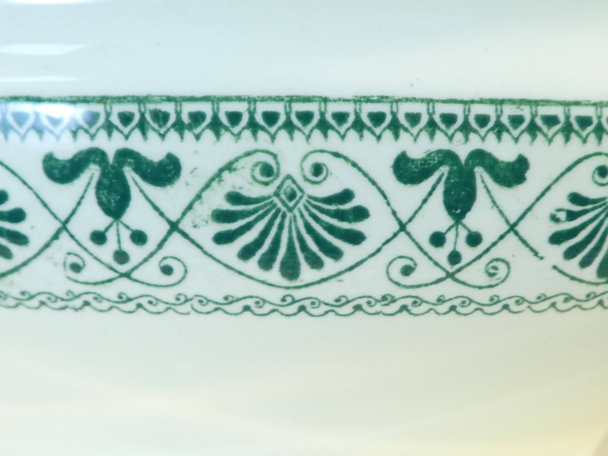 Sauciere en faience Boch freres la louviere décor palmette