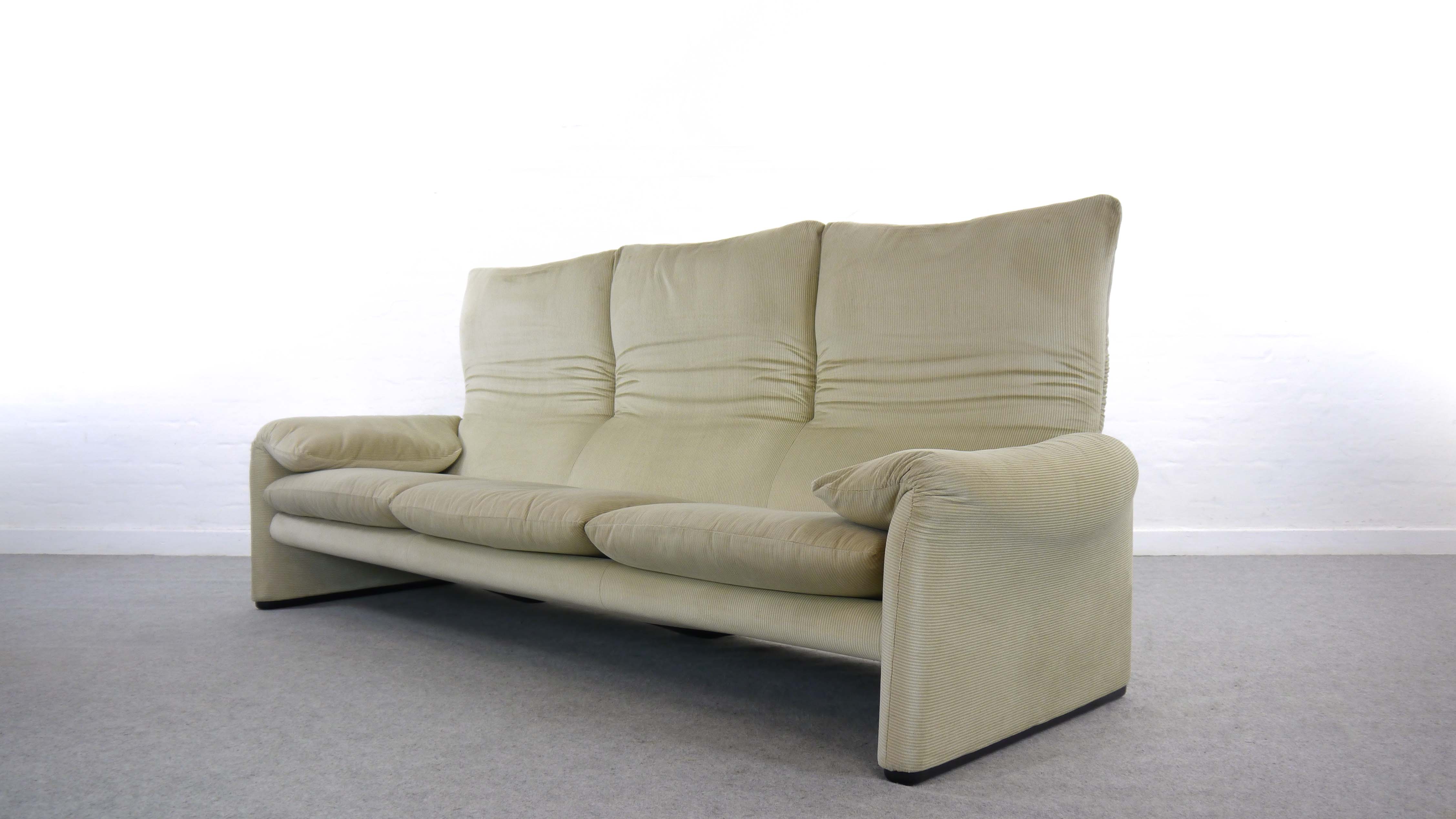 Cassina Maralunga 3-Seater Sofa by Vico Magistretti