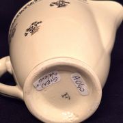 Antique milk jug in Gien earthenware, Valence model A040.