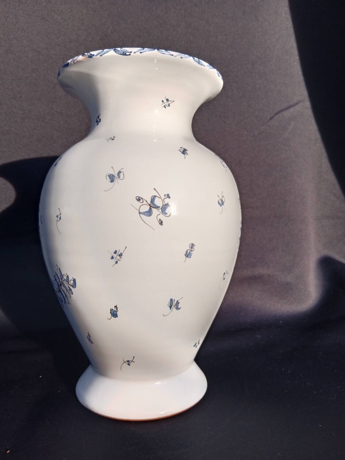 Moustiers vase