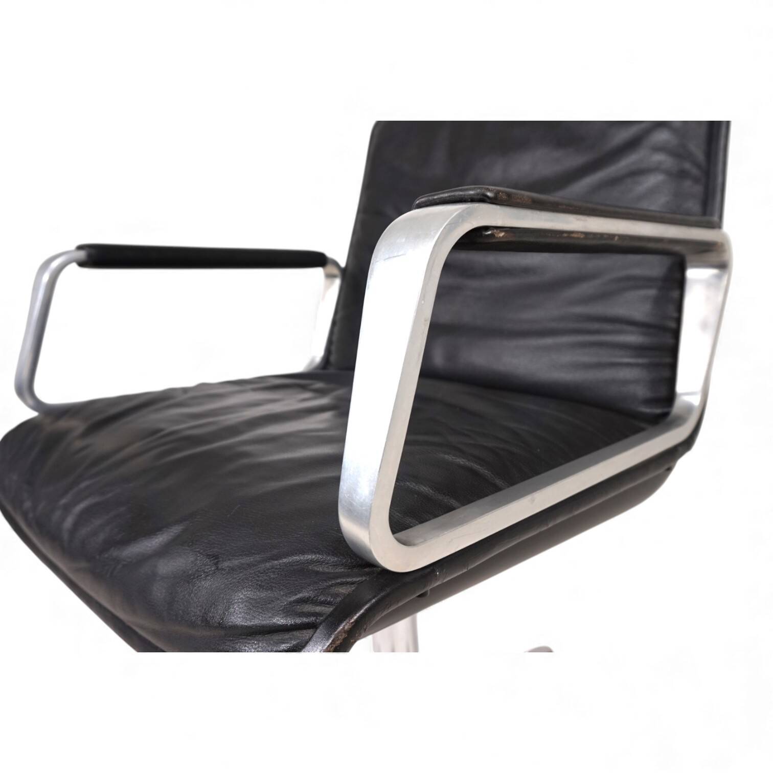 Swivel conference/dining chair in leather Wilkhahn Delta, by Delta Group, 1960