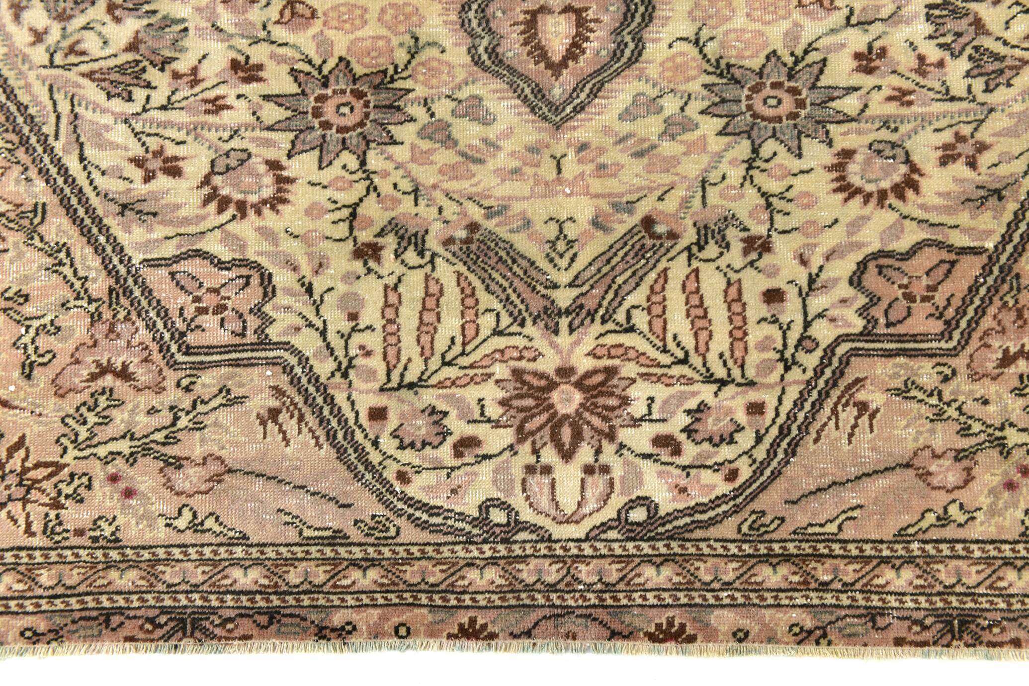 6x8 Madallion Pattern Cream & Salmon Persian Rug, 196x260Cm