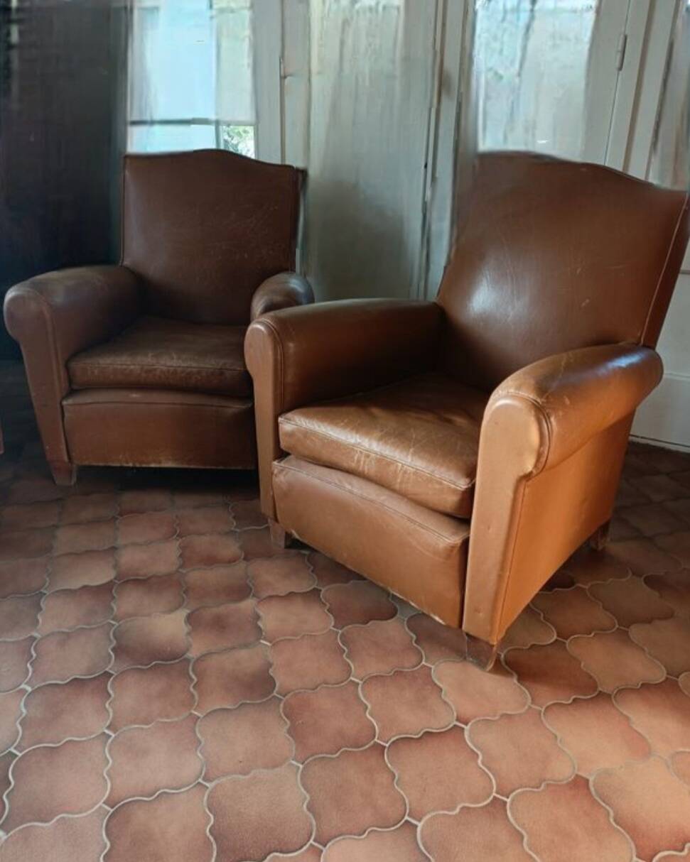 Paire de fauteuils club cuir