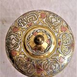 Old box, oriental covered pot in damascinated brass copper and silver. Calligraphy.