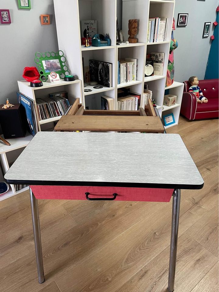 Table formica