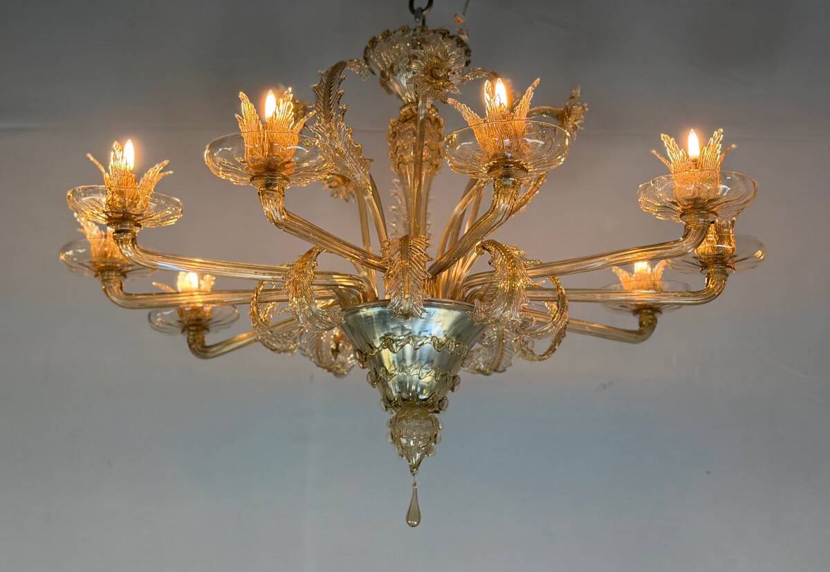 Venetian chandelier in gilded Murano glass, 10 light arms, circa 1920.