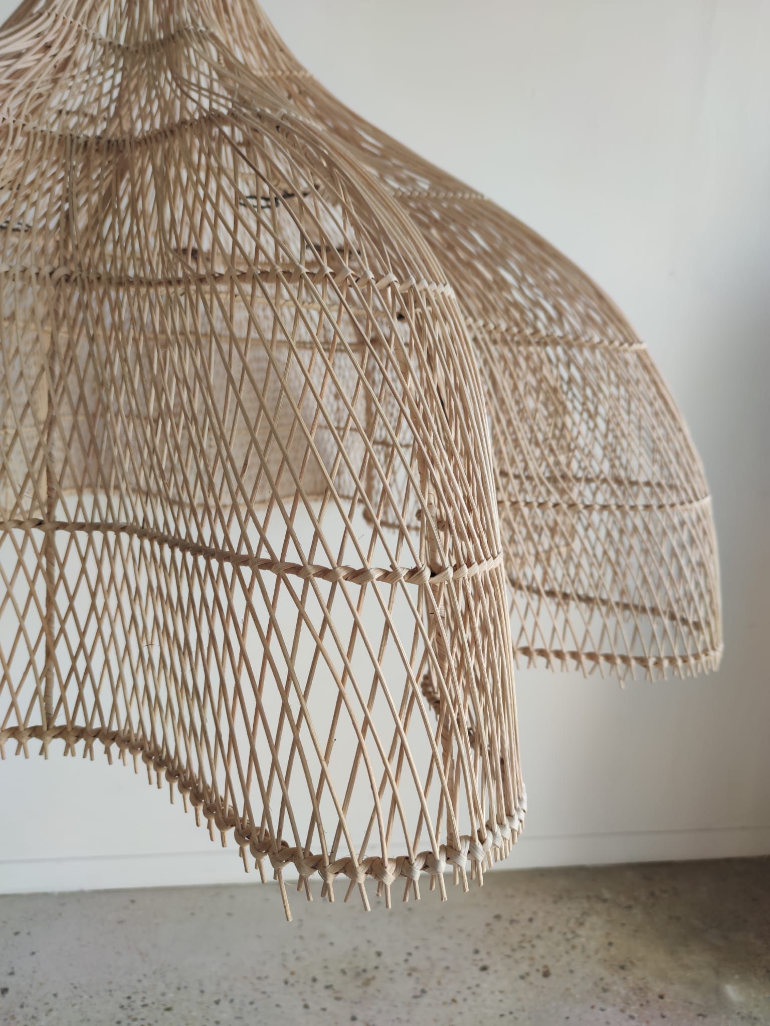 Huge rattan suspension in the shape of a corolla H:1m; D: 1m50