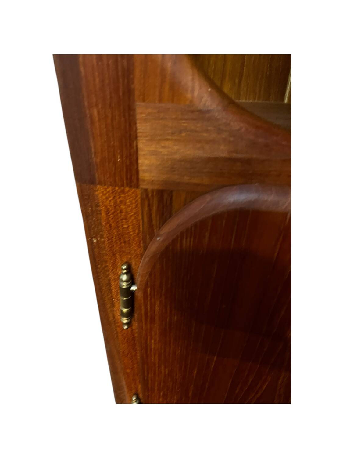 Highboard mit Regale und Türen