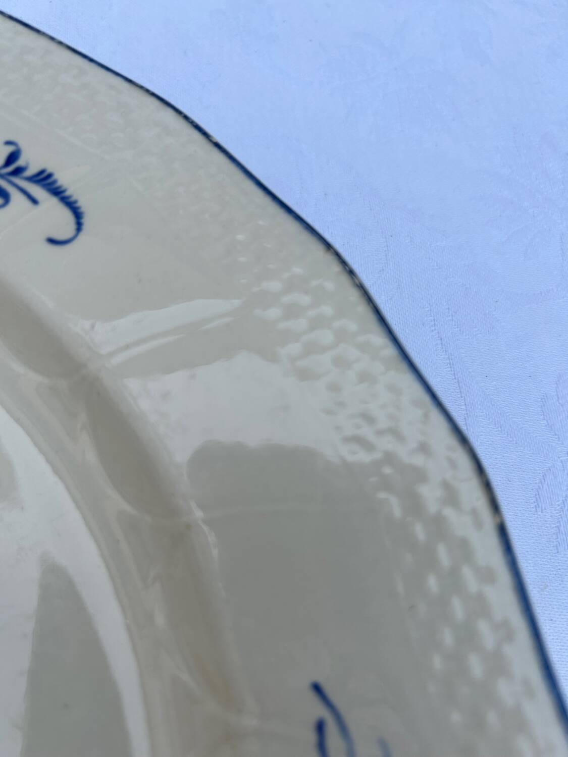 Set of 4 Bleu de Tournay iron earth plates