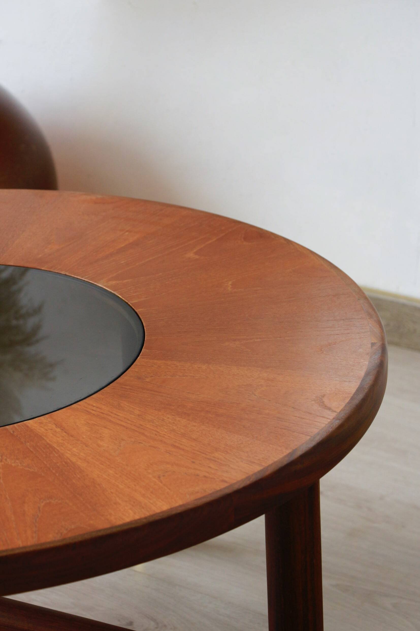 Round coffee table - Model 8058 - G Plan