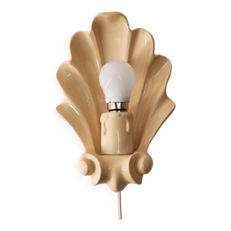 Beige ceramic shell lamp wall lamp from the 40s